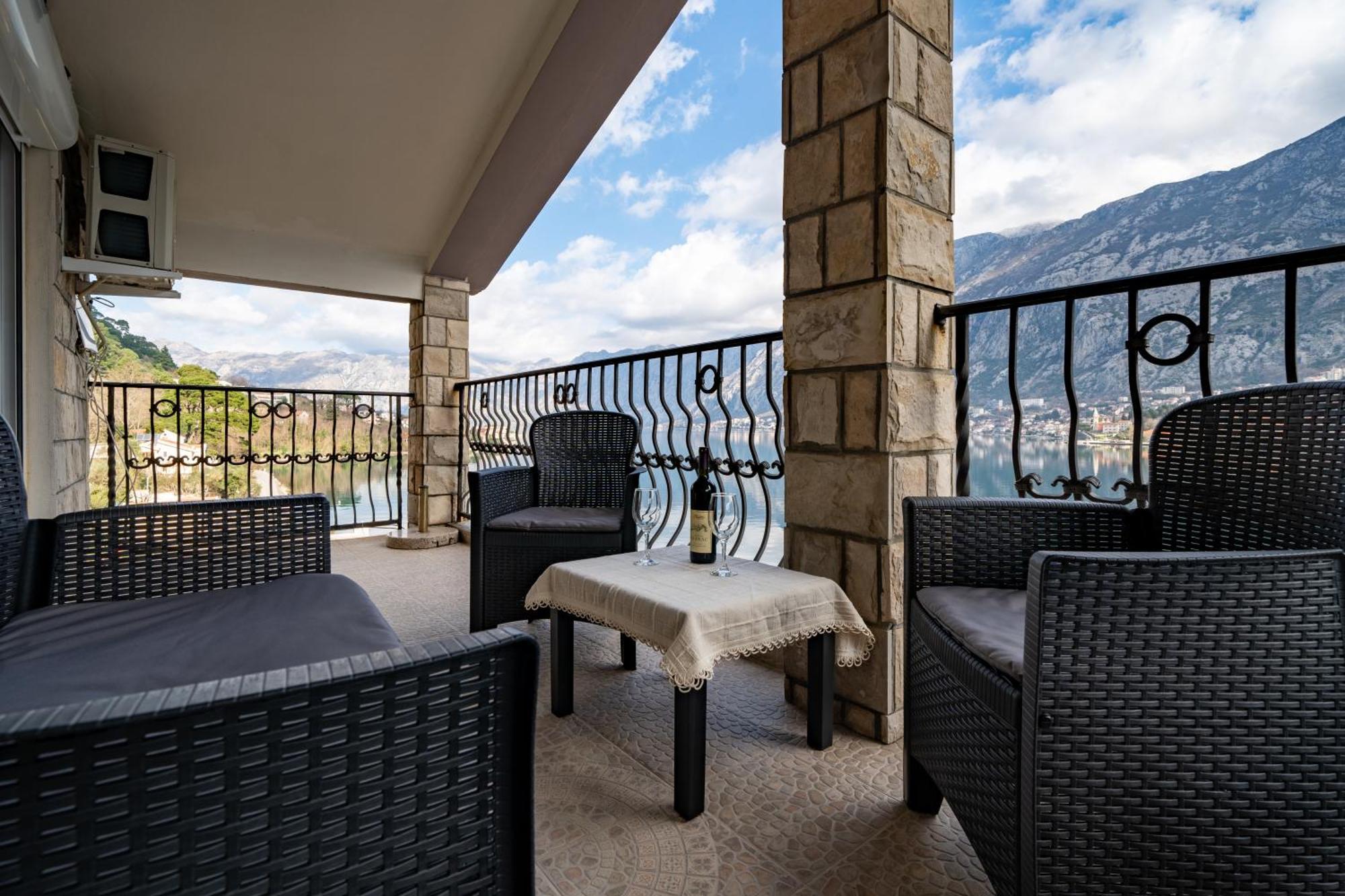 Apartments Vuković Kotor Buitenkant foto