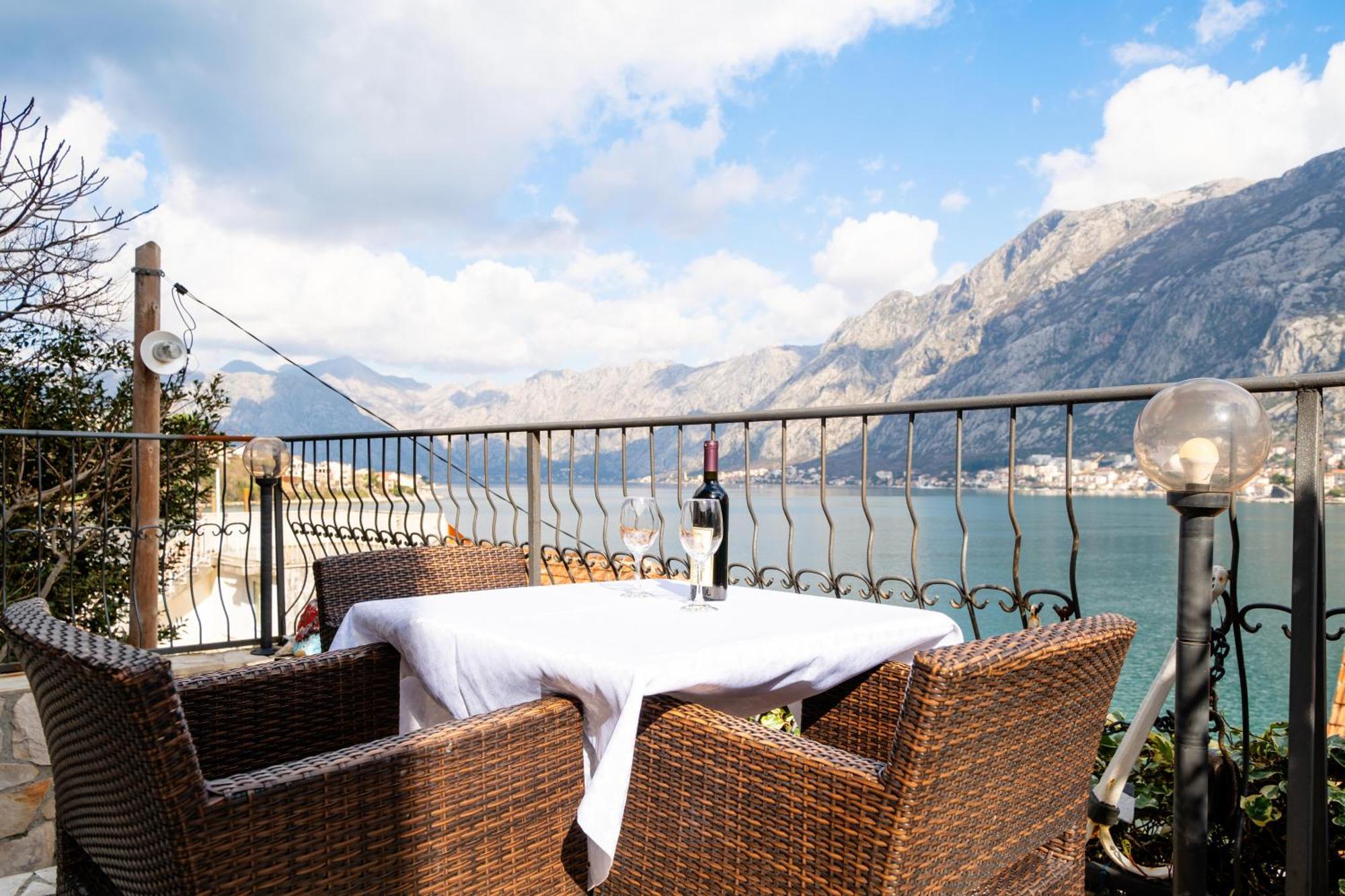 Apartments Vuković Kotor Buitenkant foto