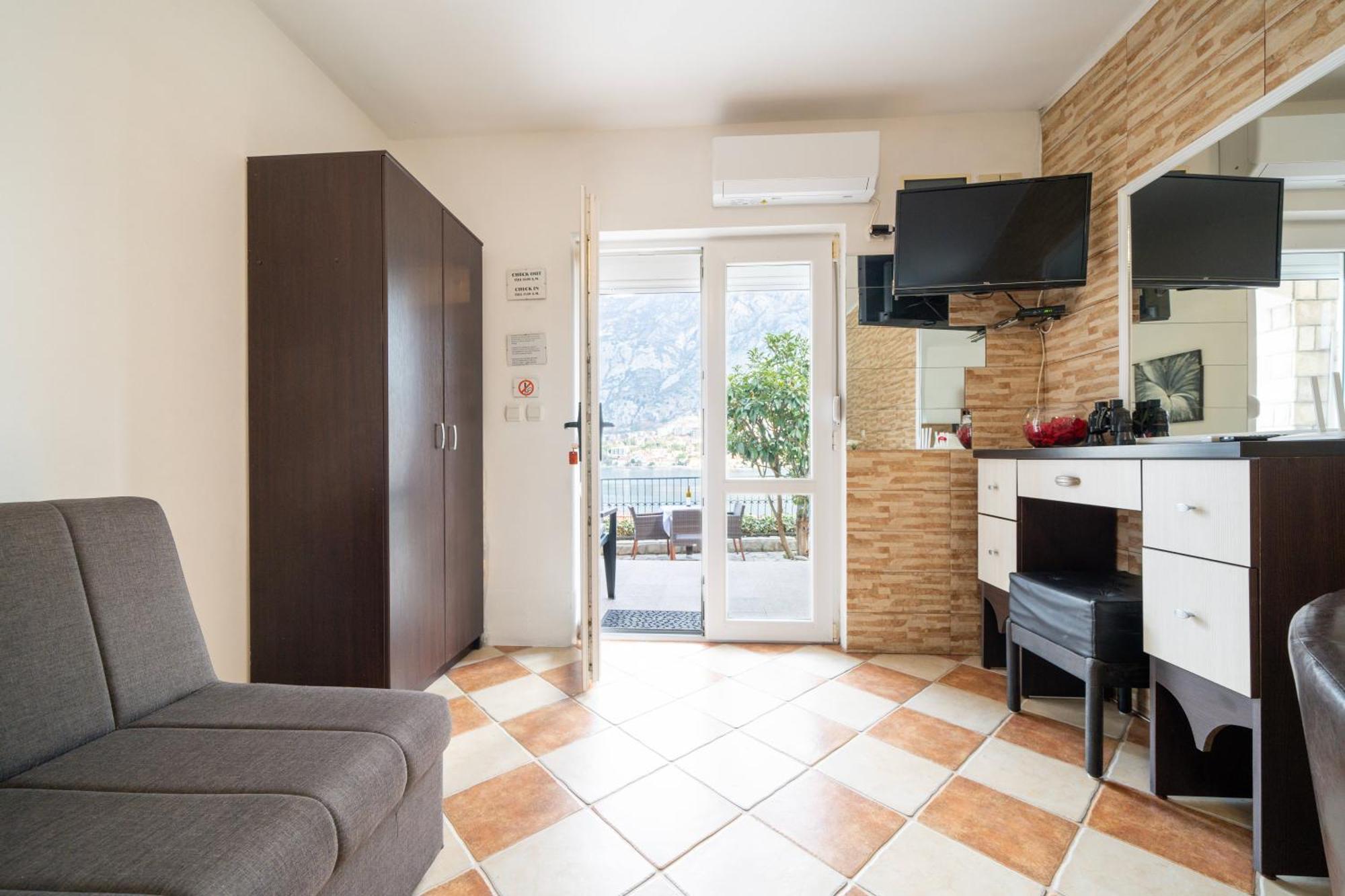 Apartments Vuković Kotor Buitenkant foto