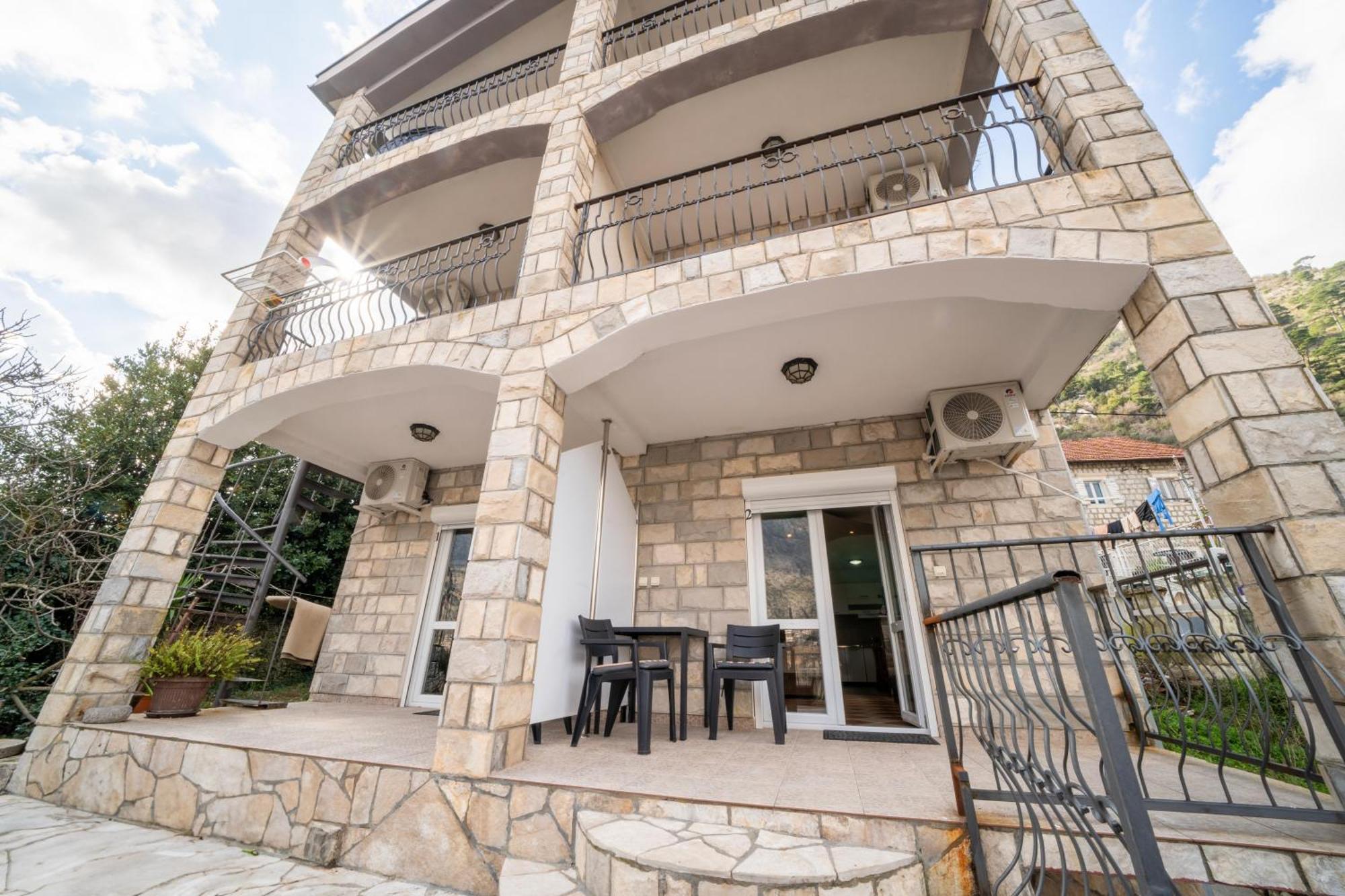Apartments Vuković Kotor Buitenkant foto
