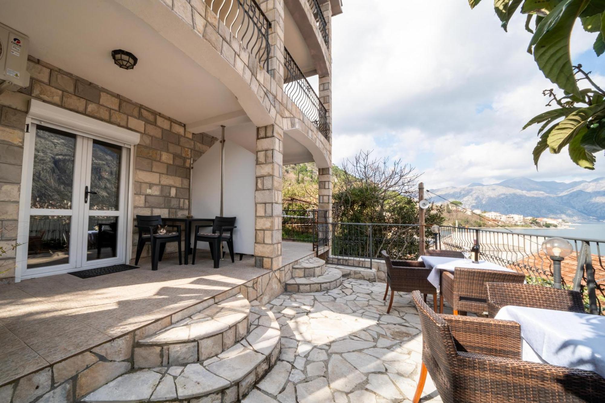 Apartments Vuković Kotor Buitenkant foto